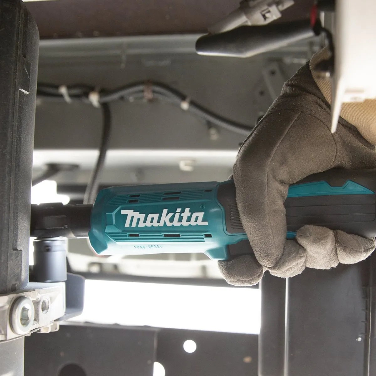 18V LXT® Lithium‑Ion Cordless 3/8" / 1/4" Sq. Drive Ratchet