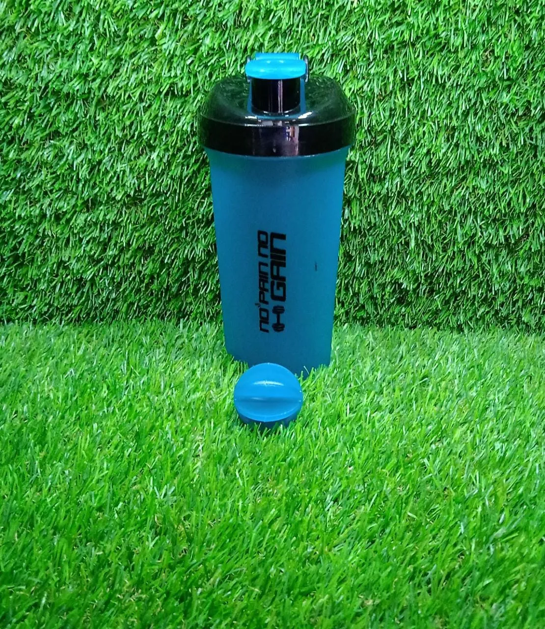 700ml Protein Shaker Bottle with Powder Storage 3-Compartment Gym Shake Blender