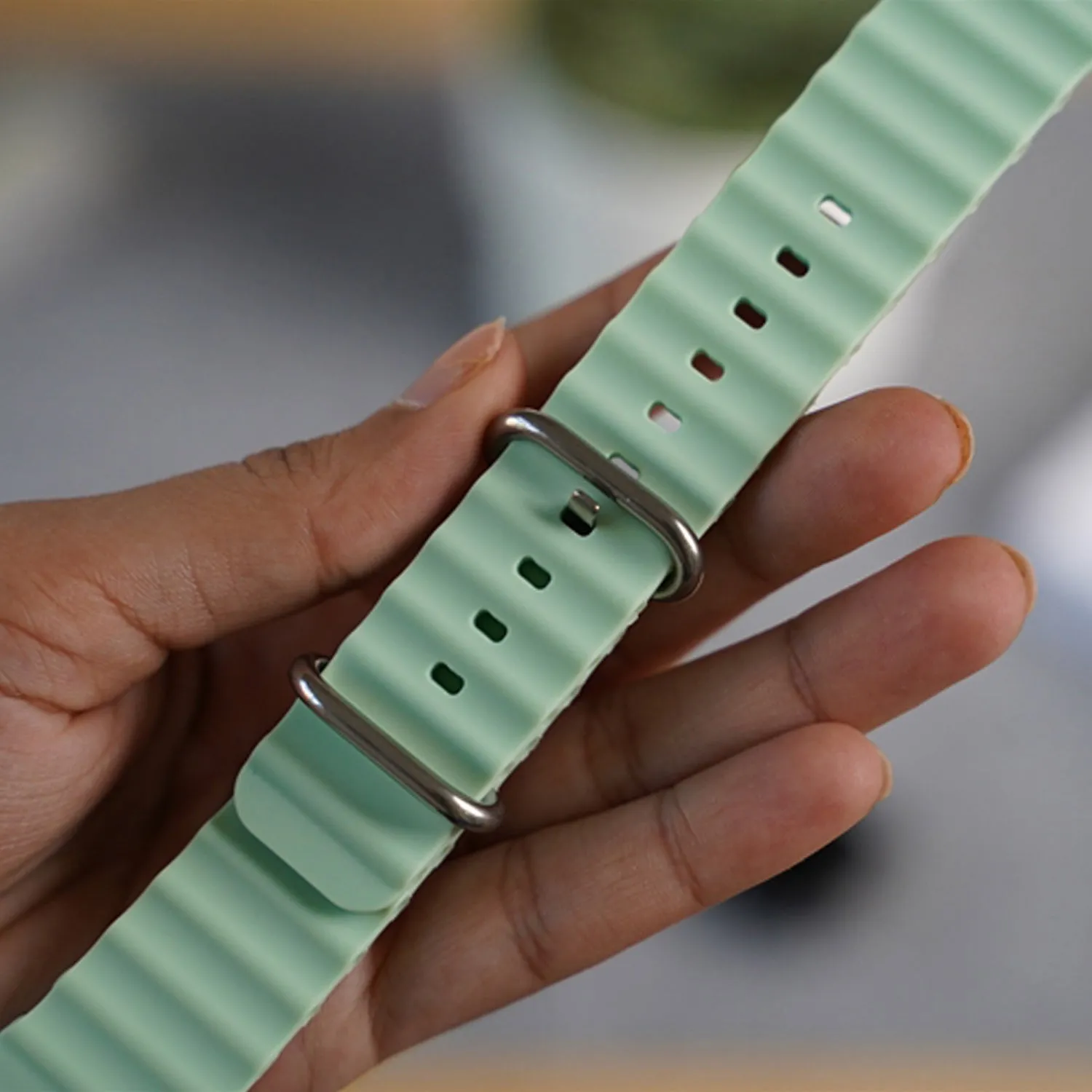All-in-One Smartwatch Kit with 7 Straps & Screen Guard