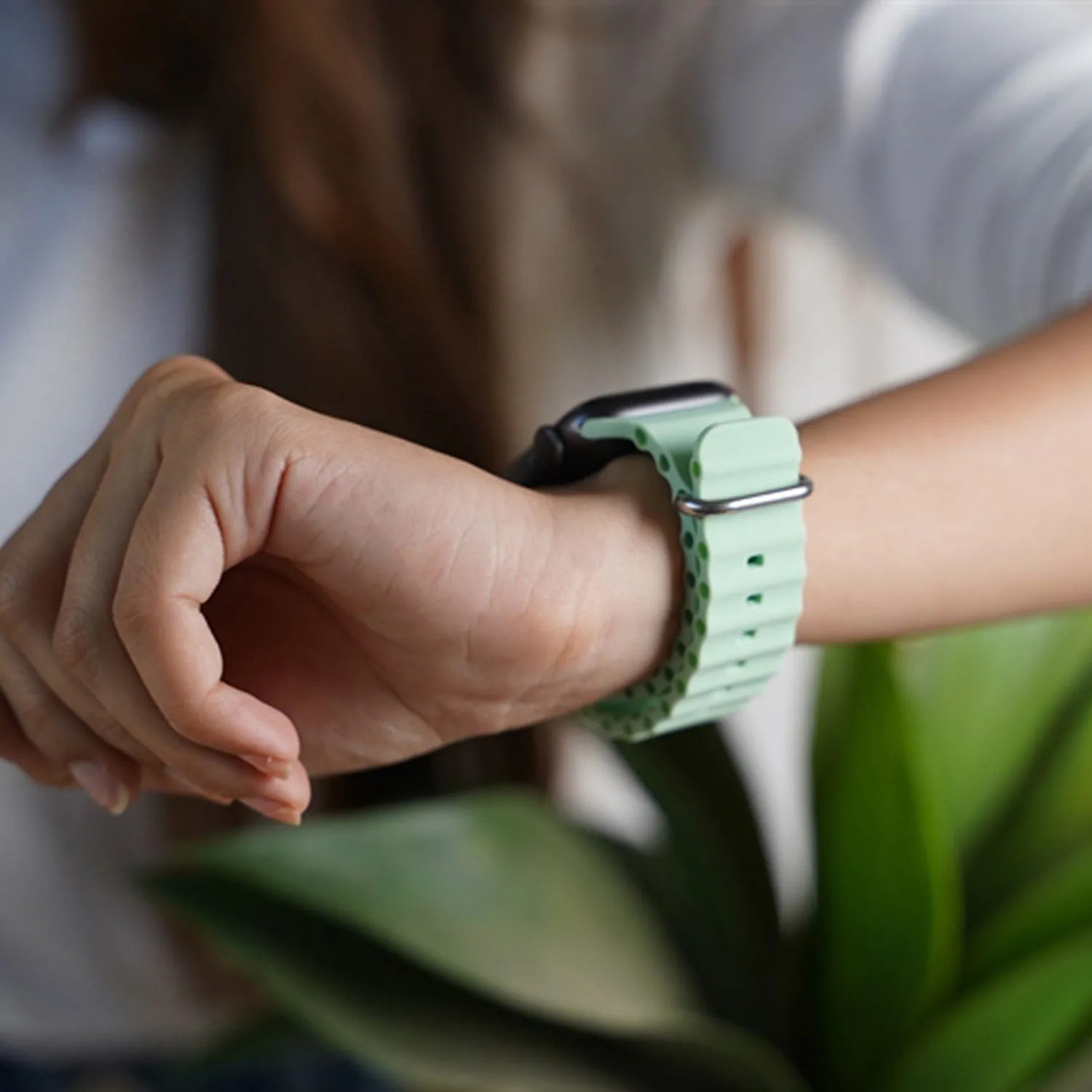 All-in-One Smartwatch Kit with 7 Straps & Screen Guard