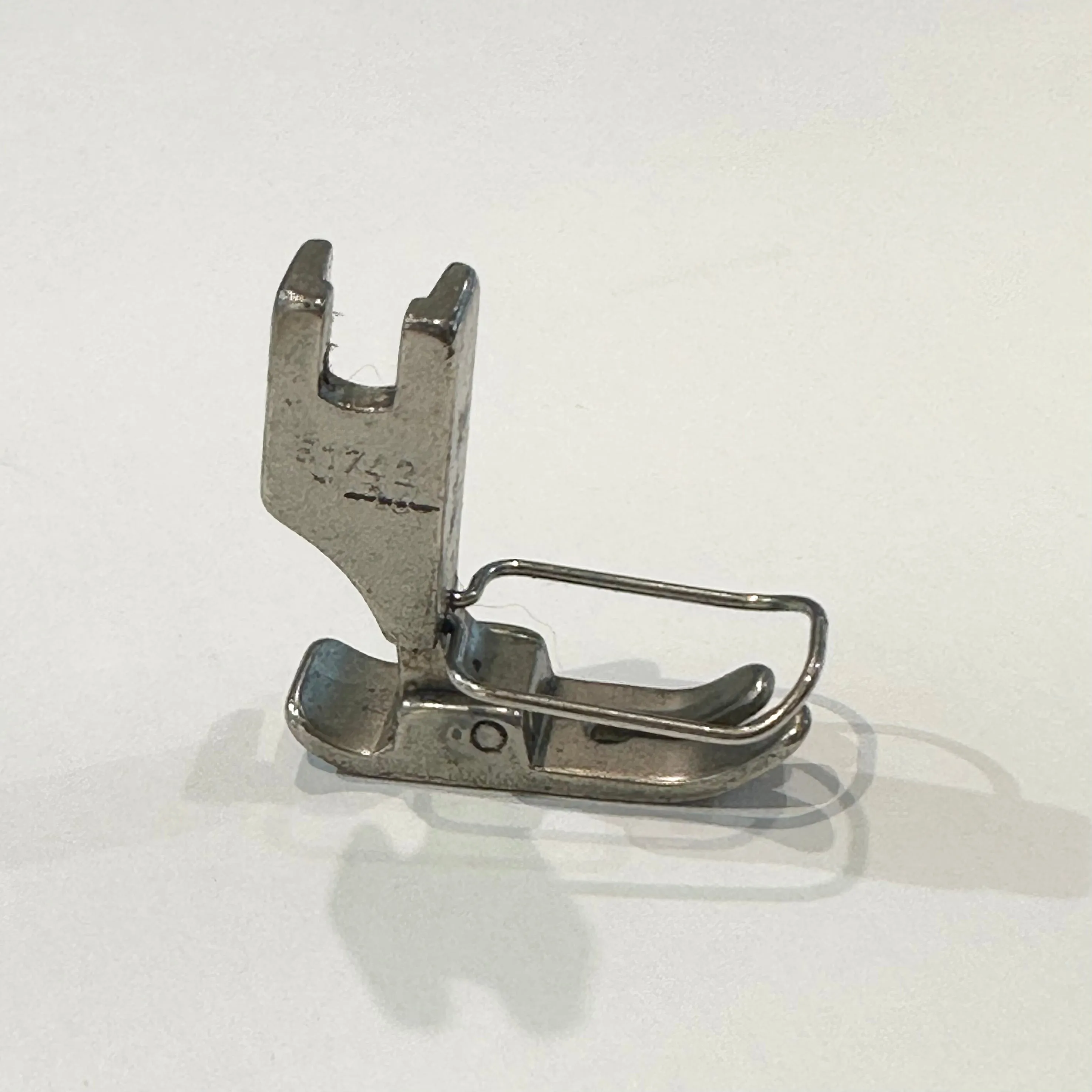 PFAFF 51742 Standard Presser Foot with Finger Guard, Safety Guard for Industrial Machine